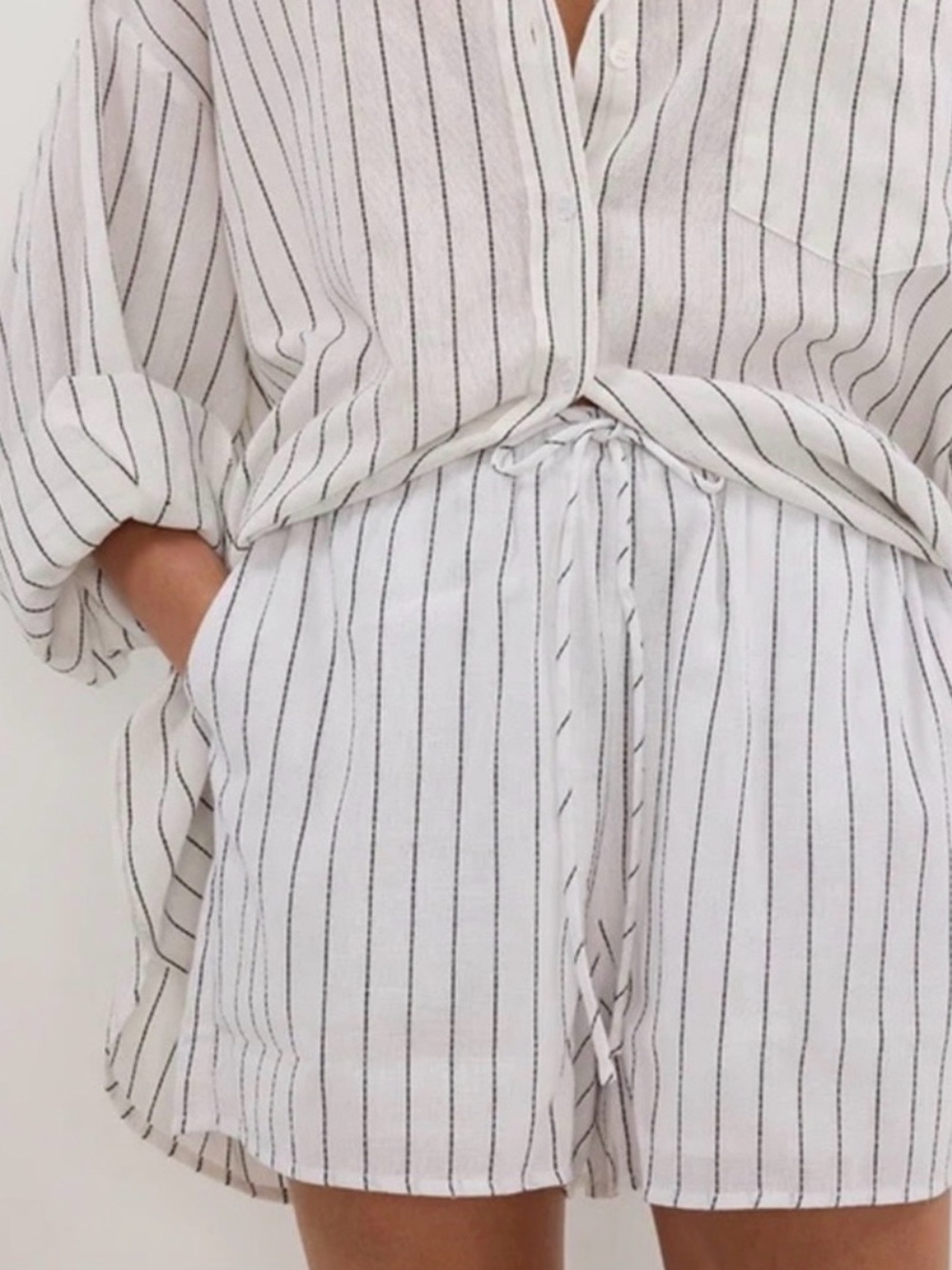 DISSH White and Black Striped High Waist Shorts s